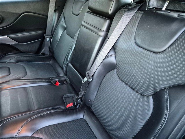 Used 2019 Jeep Cherokee Limited AWD/4WD image 13