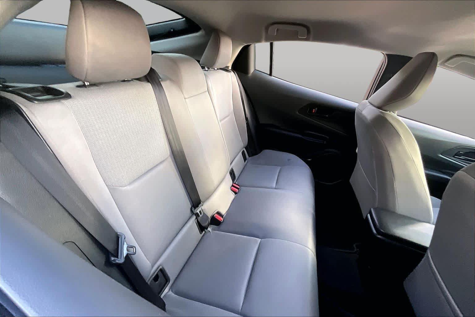 Used 2026 Toyota Prius LE FWD image 16