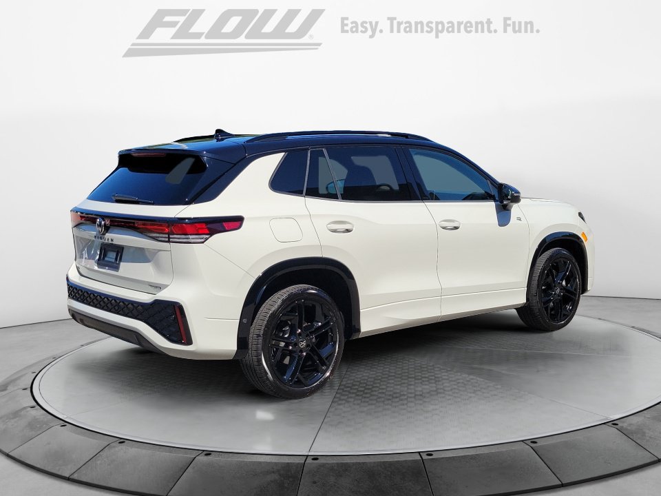 Certified 2026 Volkswagen Tiguan SE R-Line AWD/4WD image 9