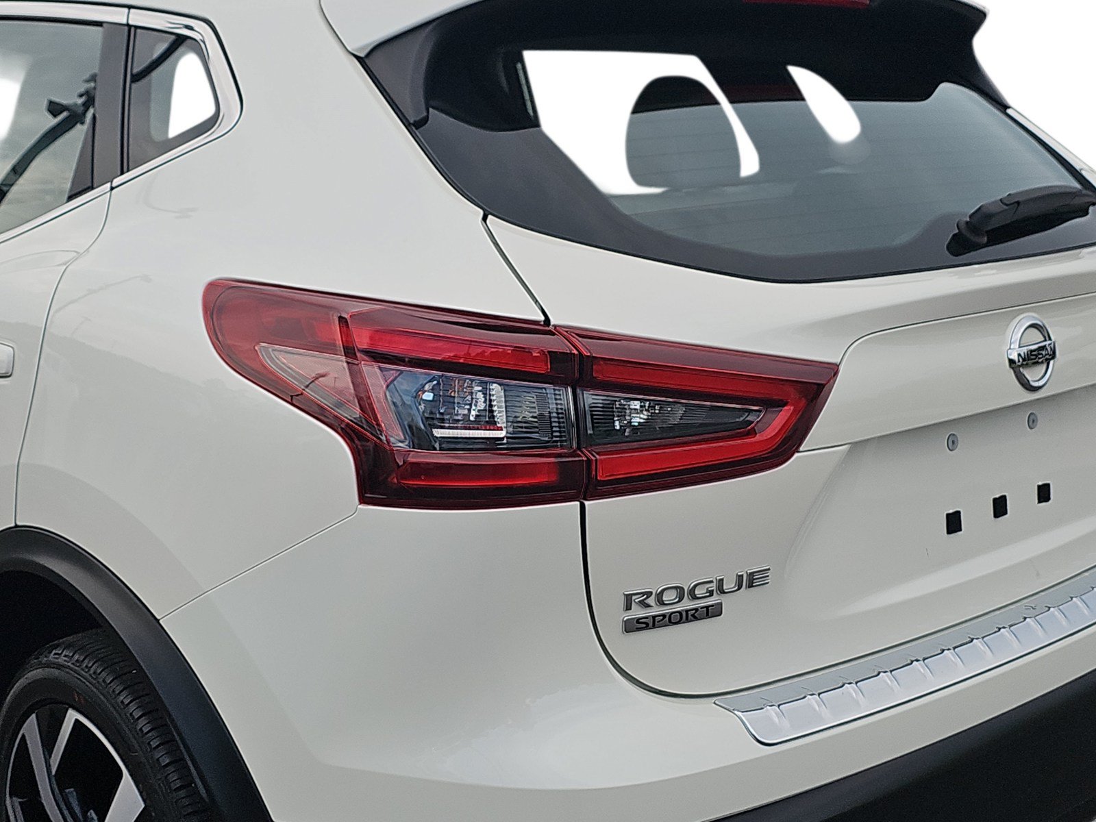 Used 2022 Nissan Rogue Sport SL AWD/4WD image 30