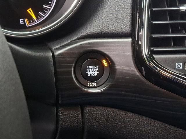 Used 2020 Jeep Grand Cherokee Laredo w/ 18" Wheel & 8.4" Radio Group image 26