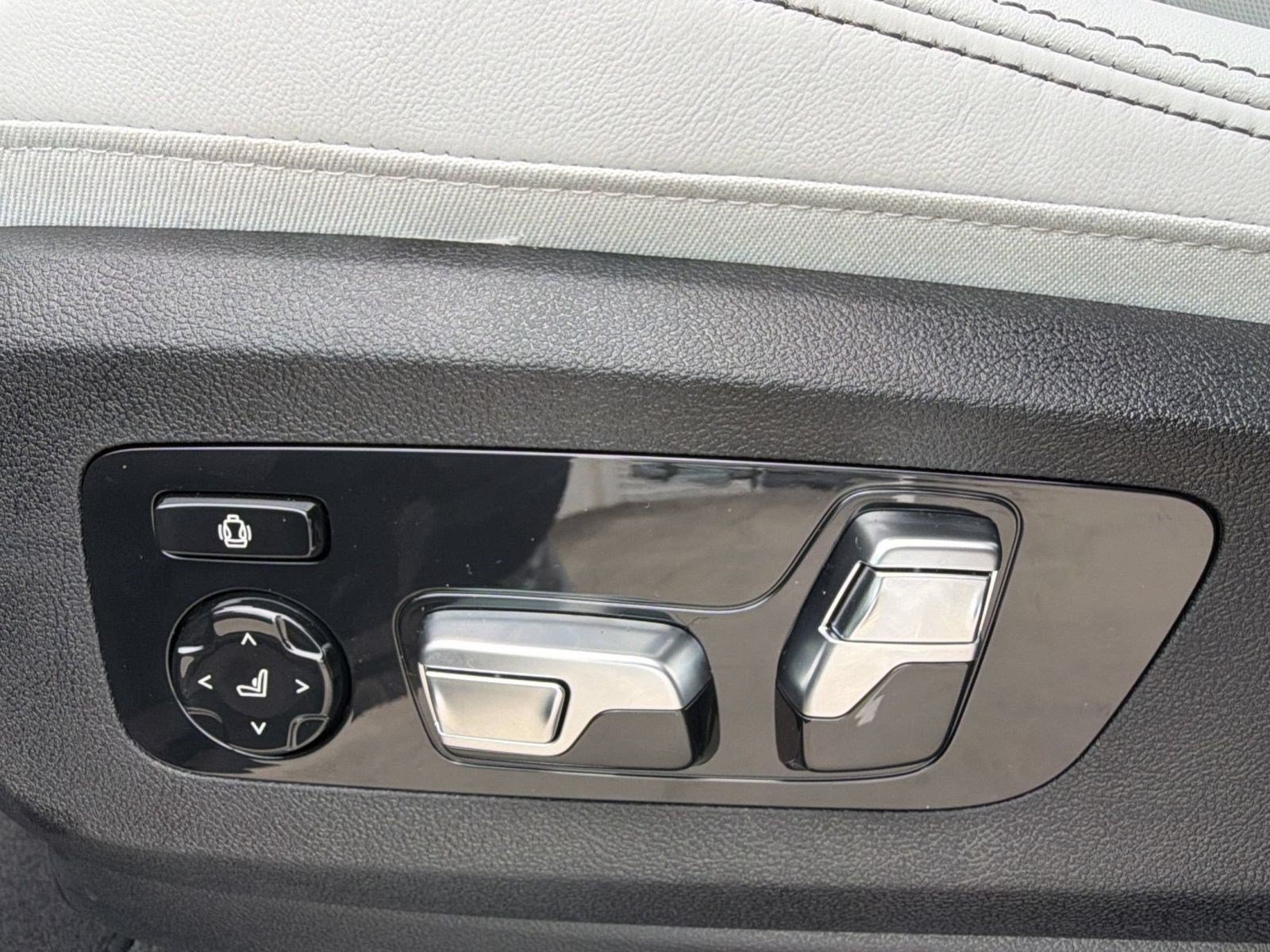 New 2026 BMW X5 M60i AWD/4WD image 14