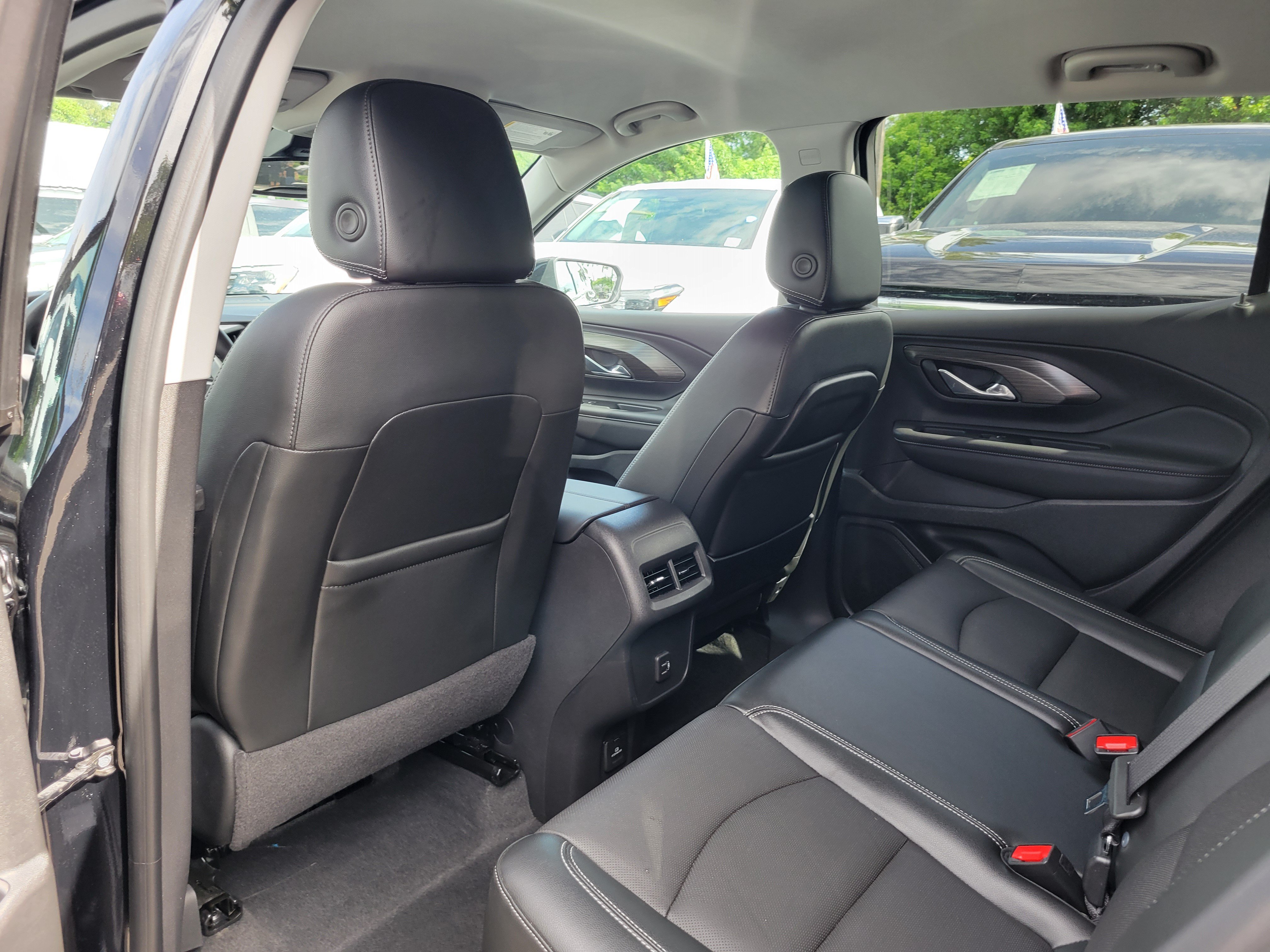 Used 2023 GMC Terrain SLT w/ Tech Package FWD image 14