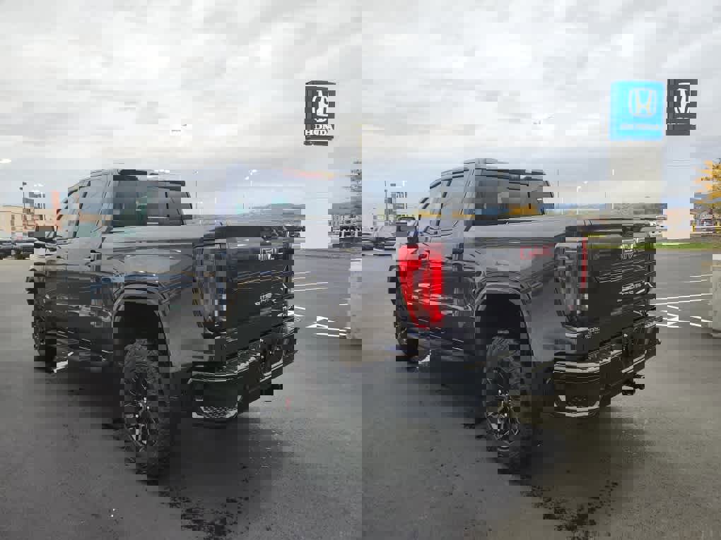 Used 2023 GMC Sierra 1500 AT4X image 4