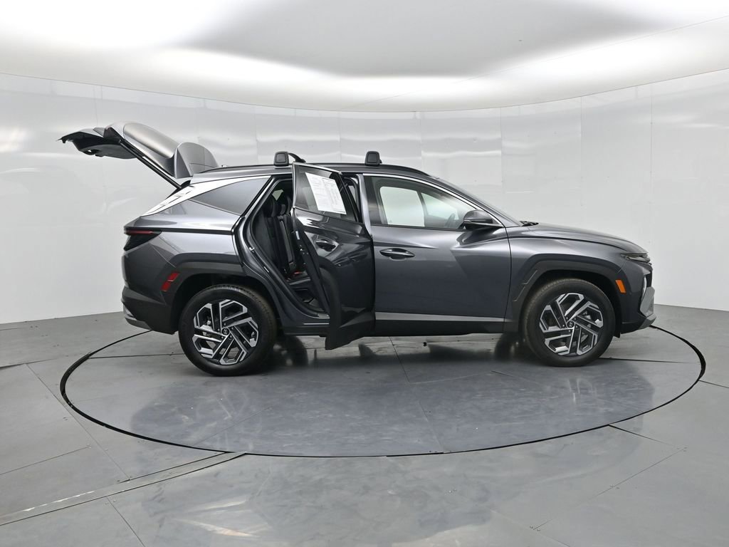 Used 2025 Hyundai Tucson Limited AWD/4WD image 3