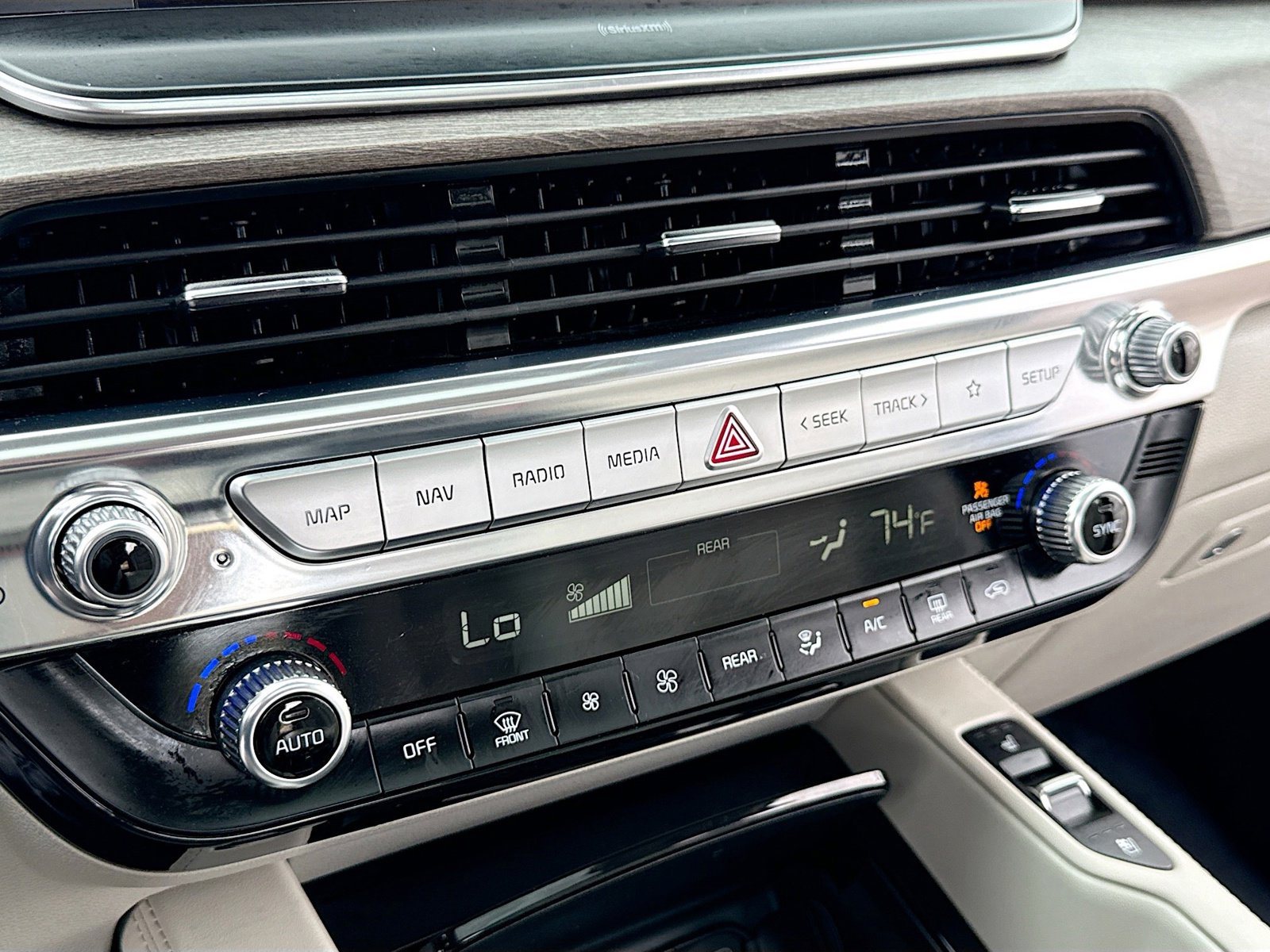 Used 2022 Kia Telluride EX w/ EX Premium Package FWD image 11