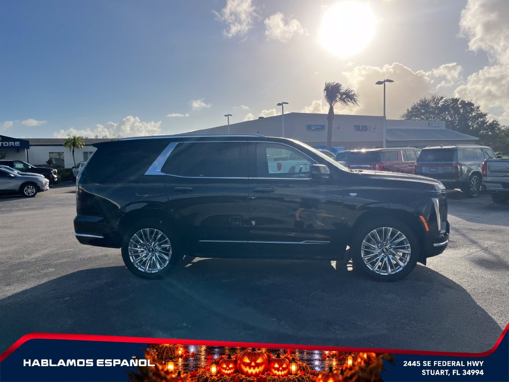 Used 2025 Cadillac Escalade Premium Luxury AWD/4WD image 4