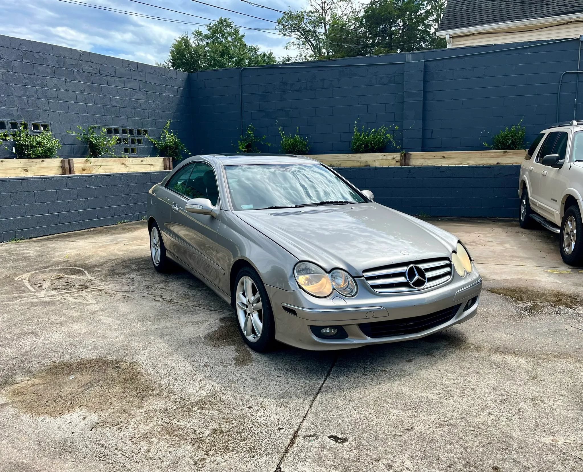 Used 2006 Mercedes-Benz CLK 350 Coupe image 1