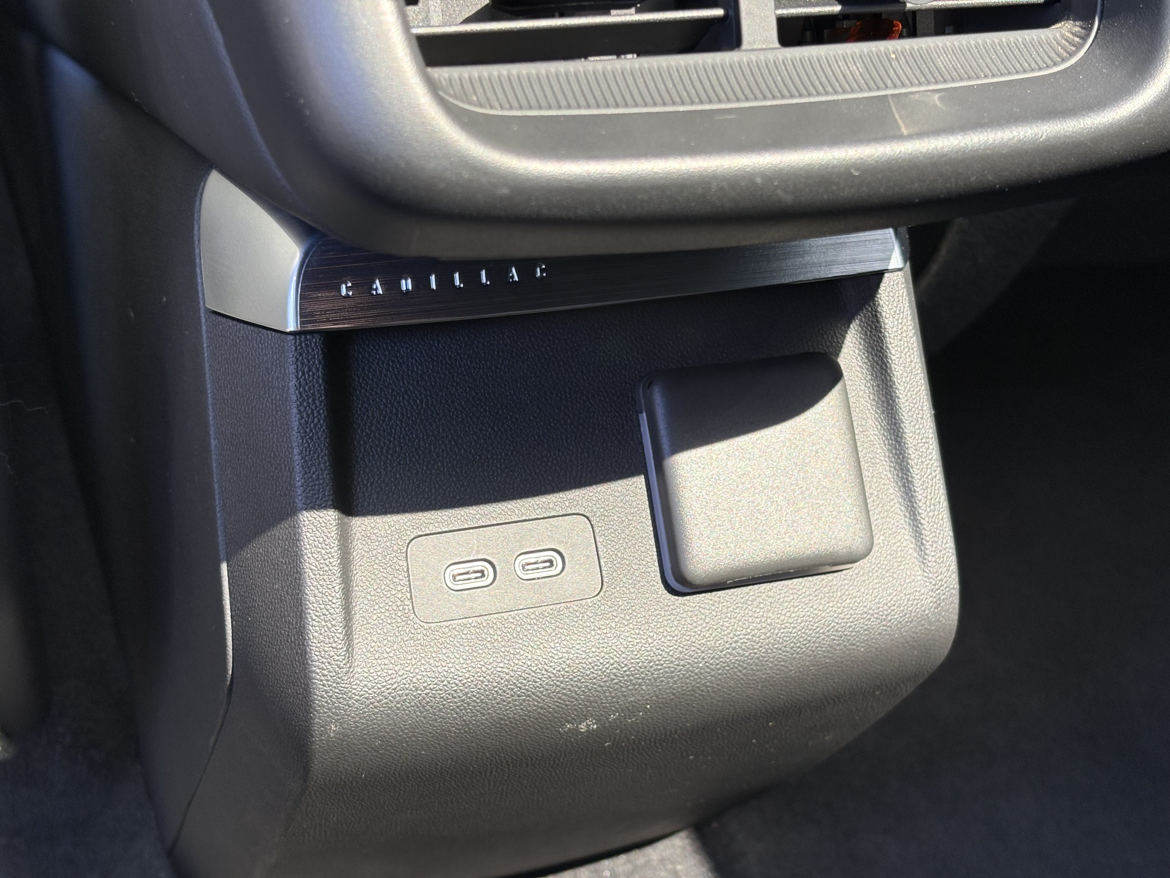 Used 2024 Cadillac Lyriq Luxury AWD/4WD image 13