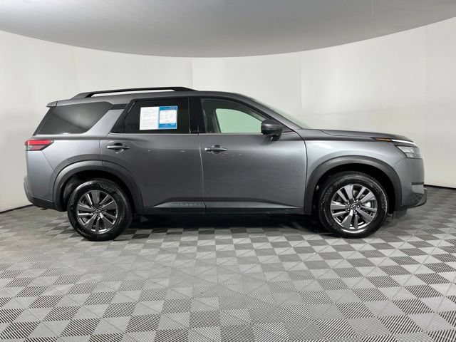 Used 2024 Nissan Pathfinder SV FWD image 13