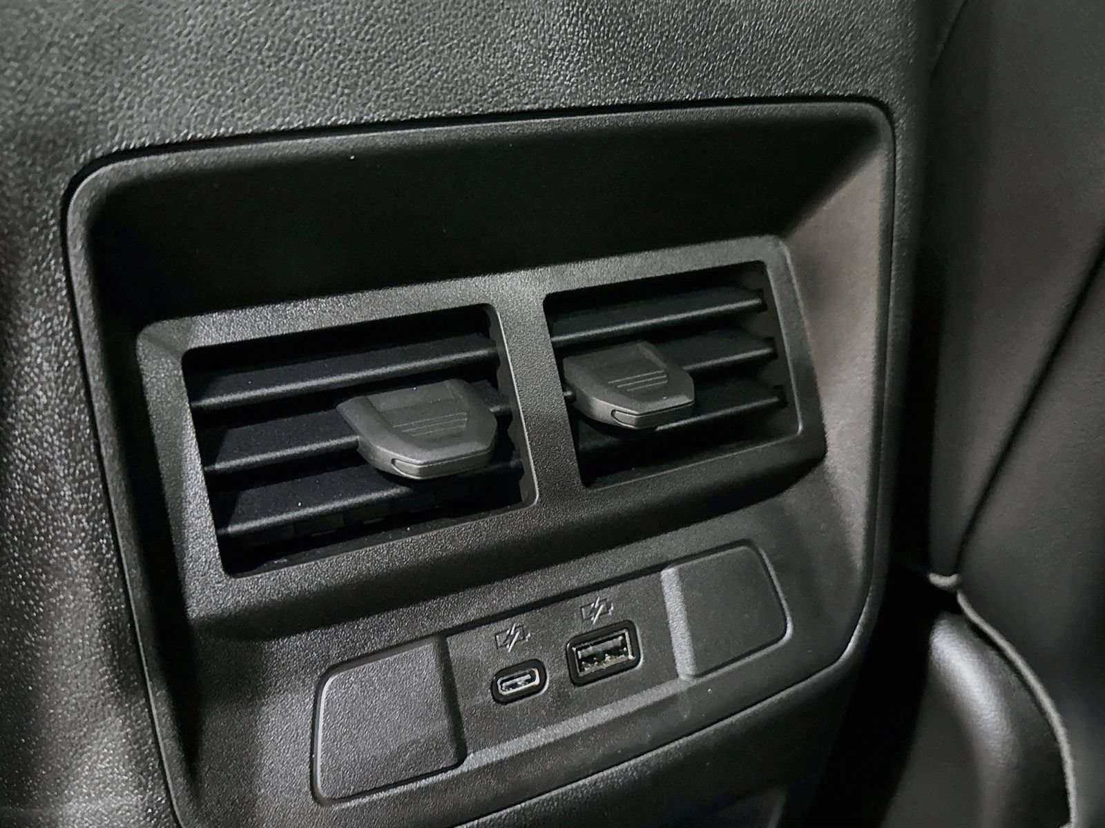 Used 2025 Chevrolet Colorado ZR2 w/ Technology Package AWD/4WD image 30