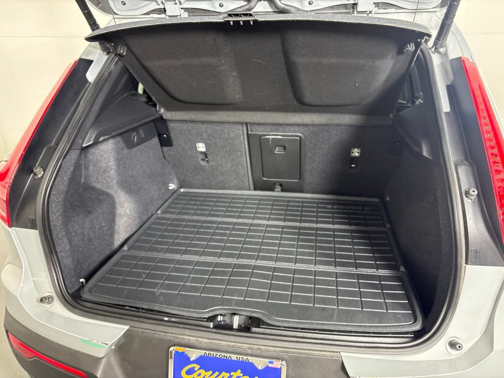 Used 2026 Volvo XC40 B5 Plus AWD/4WD image 22