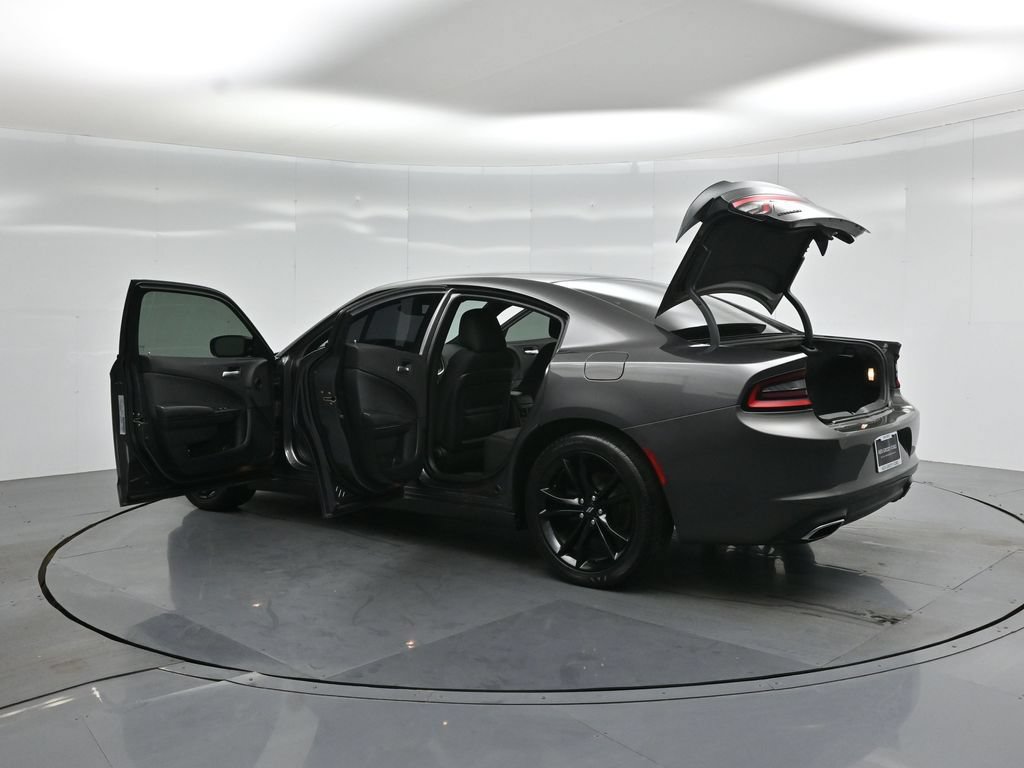 Used 2017 Dodge Charger SE w/ Blacktop Package RWD image 33
