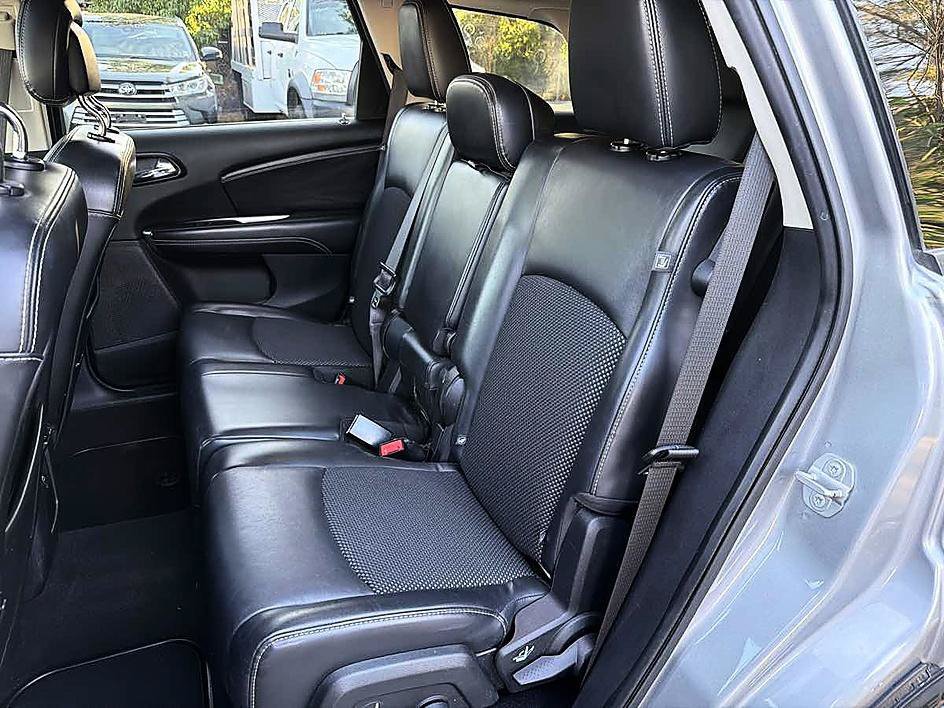 Used 2020 Dodge Journey Crossroad FWD image 18