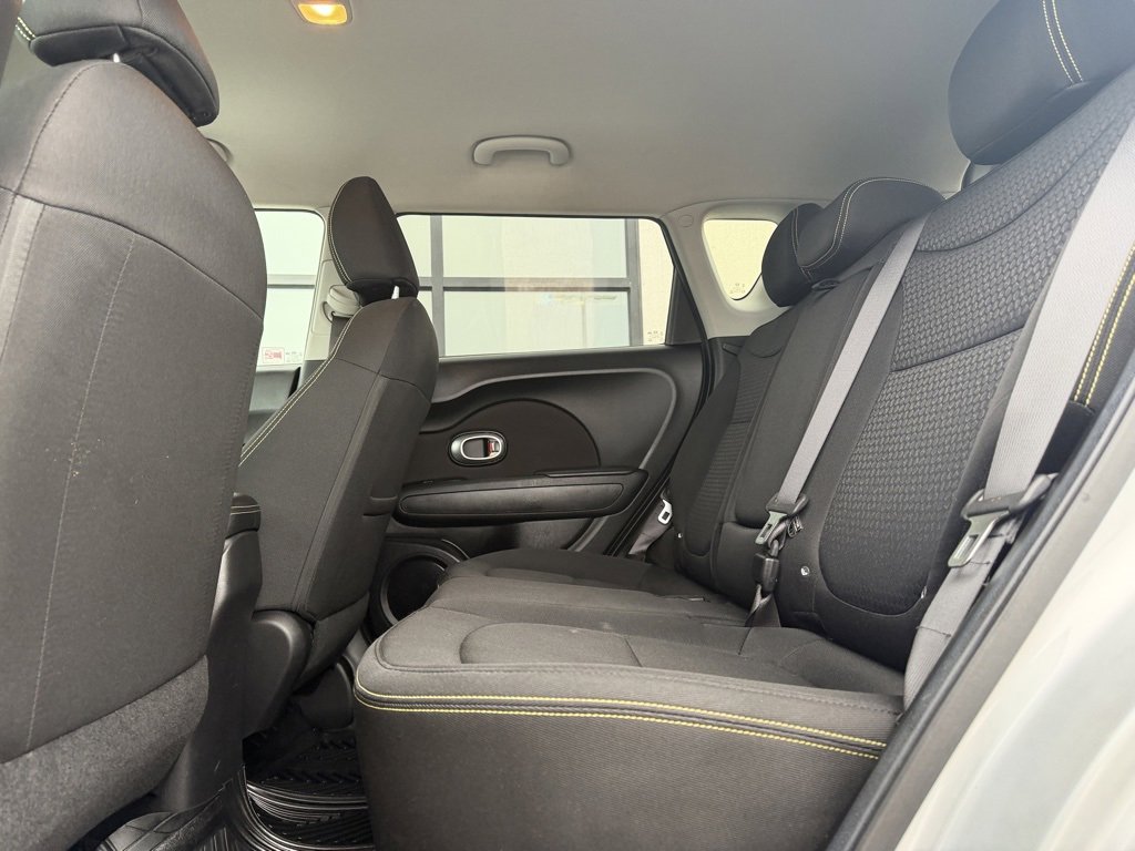 Used 2016 Kia Soul + image 24
