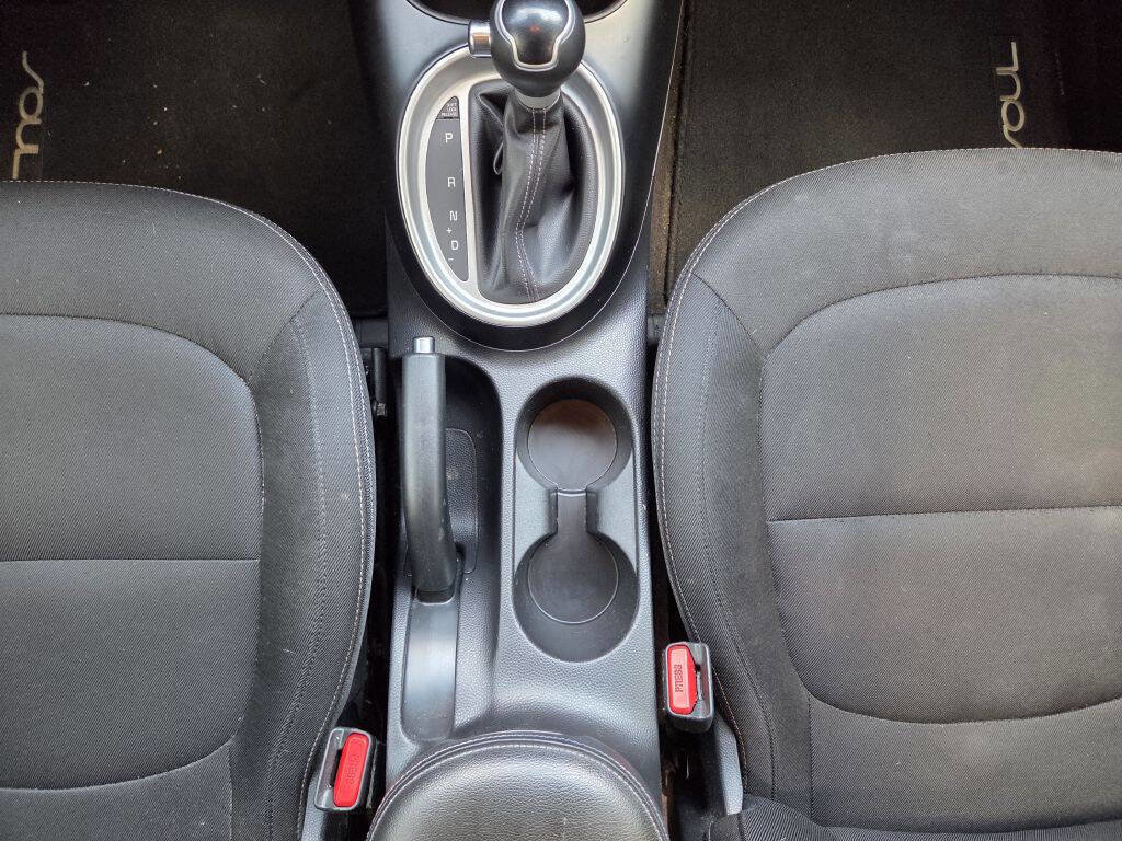 Used 2019 Kia Soul + FWD image 28