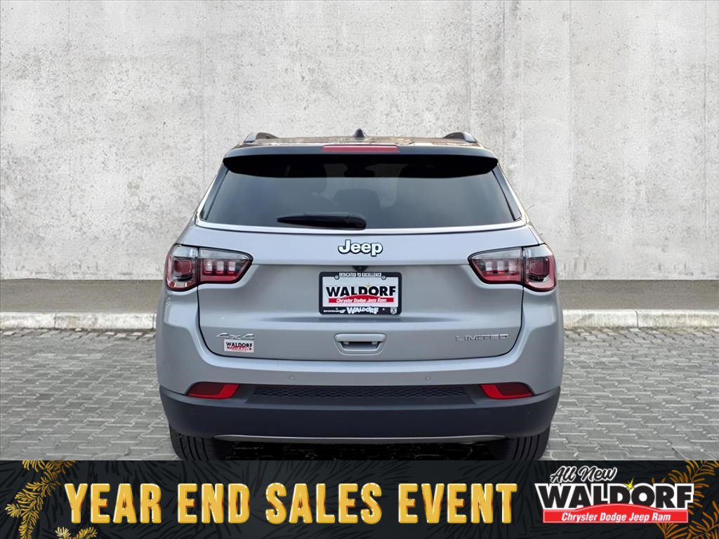 Used 2024 Jeep Compass Limited image 3