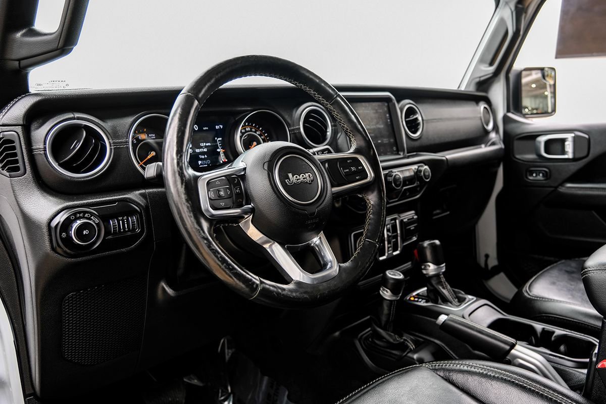 Used 2020 Jeep Wrangler Unlimited Sahara AWD/4WD image 3