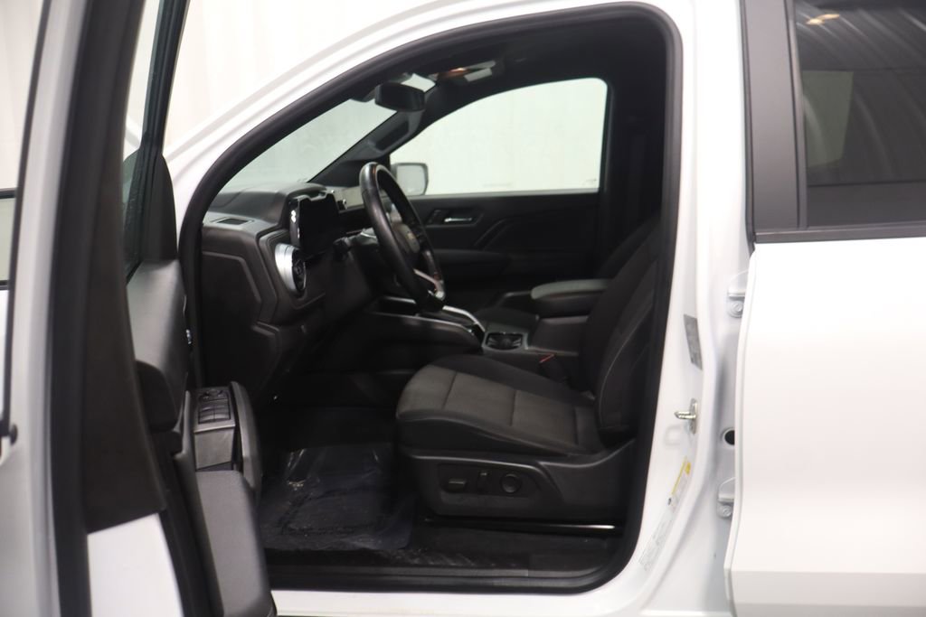 Used 2023 Chevrolet Colorado LT w/ LT Convenience Package II AWD/4WD image 11