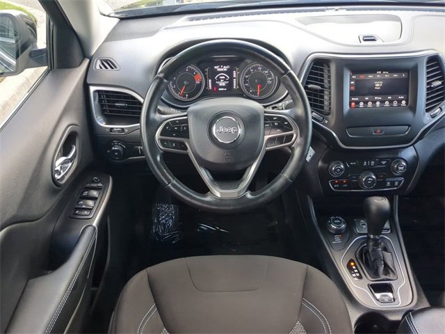 Used 2019 Jeep Cherokee Latitude w/ Cold Weather Group image 16