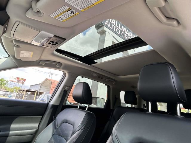 Used 2024 Nissan Pathfinder Platinum image 16