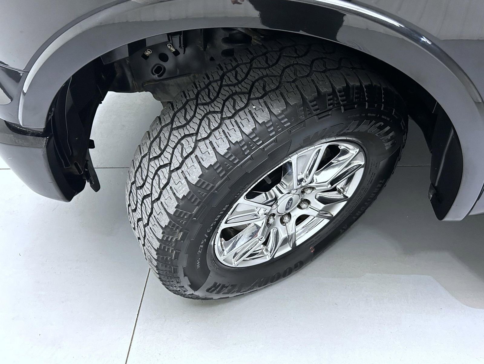 Used 2015 Ford F150 Lariat image 23