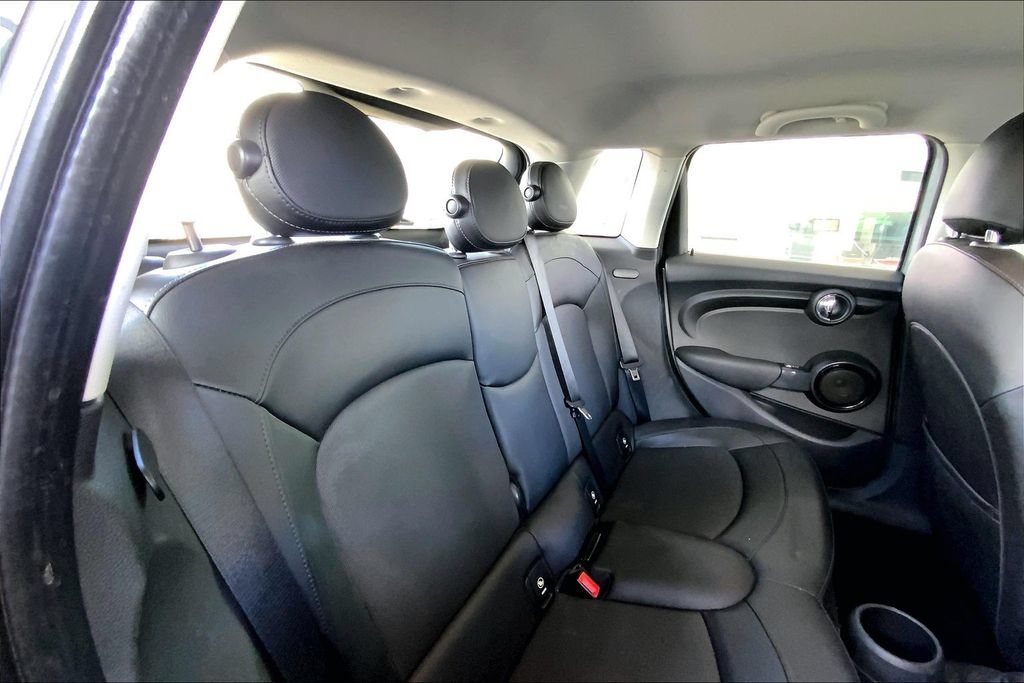 Used 2016 MINI Cooper 4-Door Hardtop FWD image 21