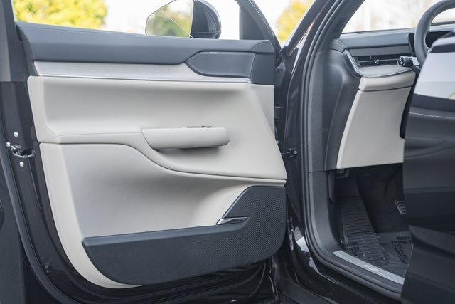 New 2025 Volvo EX90 Ultra w/ Protection Package Premier image 32