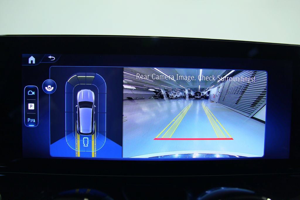 Used 2025 Mercedes-Benz GLB 250 4MATIC image 16