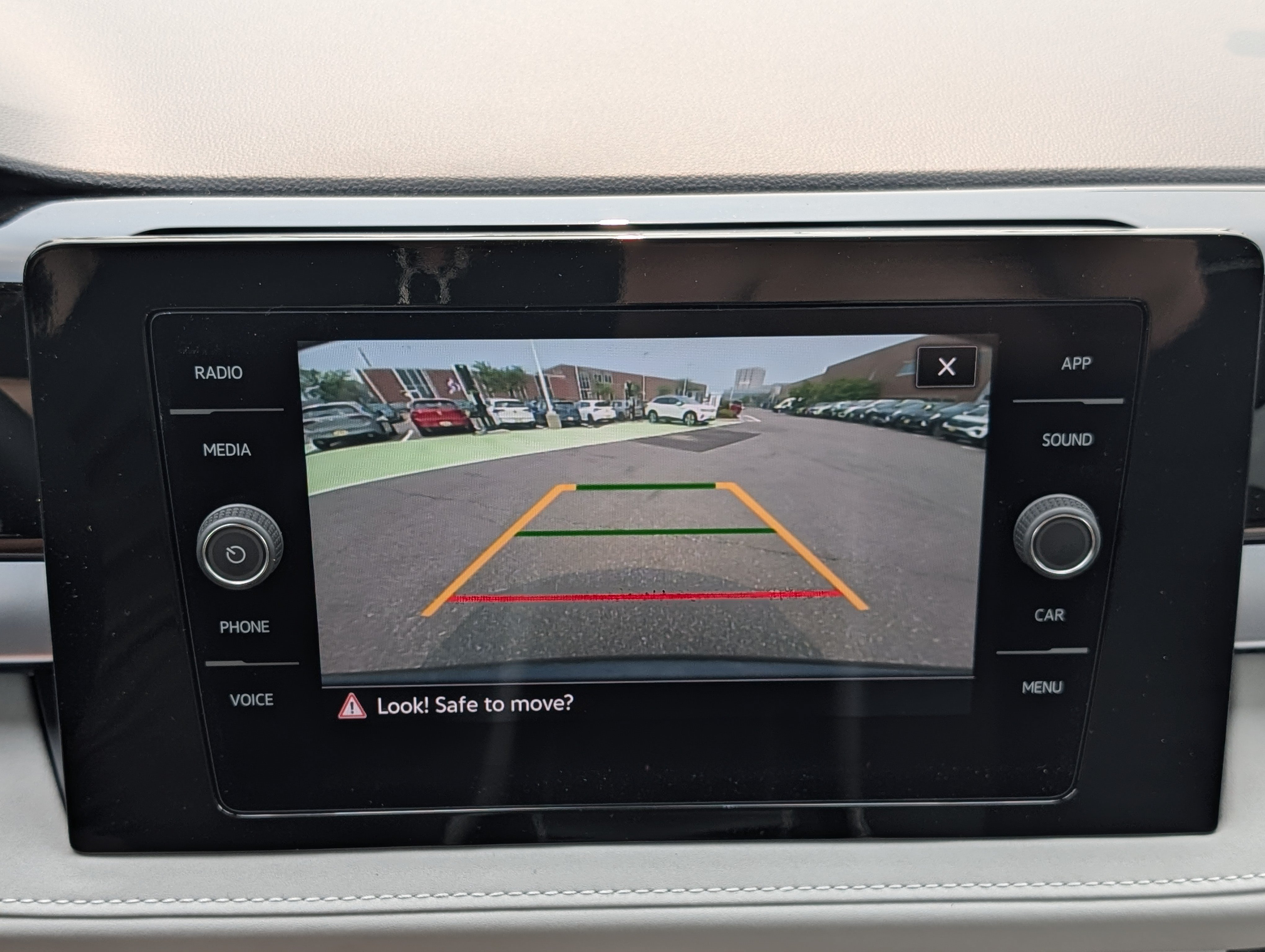 New 2026 Volkswagen Taos SE FWD image 10