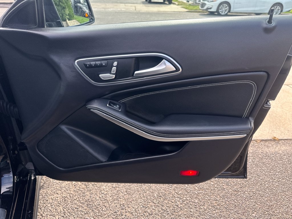 Used 2019 Mercedes-Benz CLA 250 4MATIC image 20