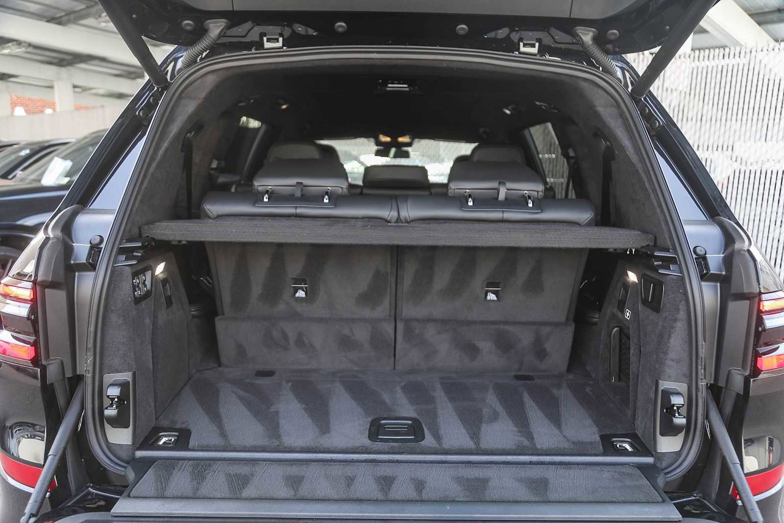 Used 2026 BMW X7 M60i w/ Climate Comfort Package image 22