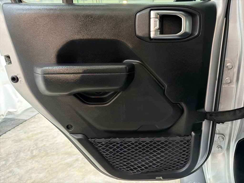 Used 2023 Jeep Gladiator Sport image 18