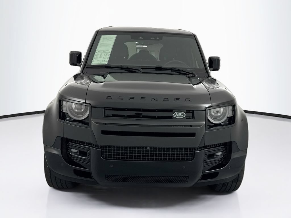 Used 2025 Land Rover Defender 110 X-Dynamic SE AWD/4WD image 2