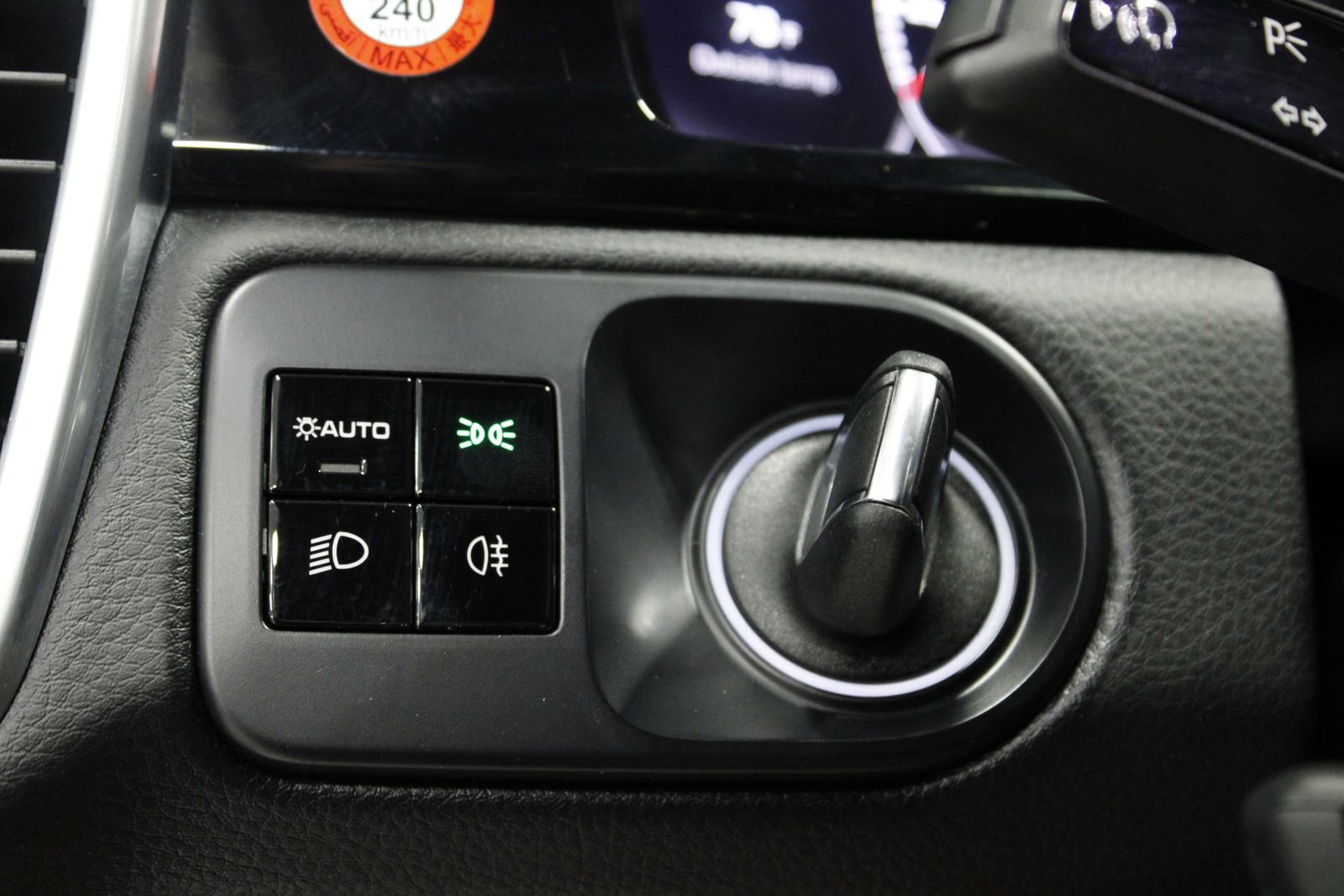 Certified 2021 Porsche Cayenne Coupe AWD/4WD image 32
