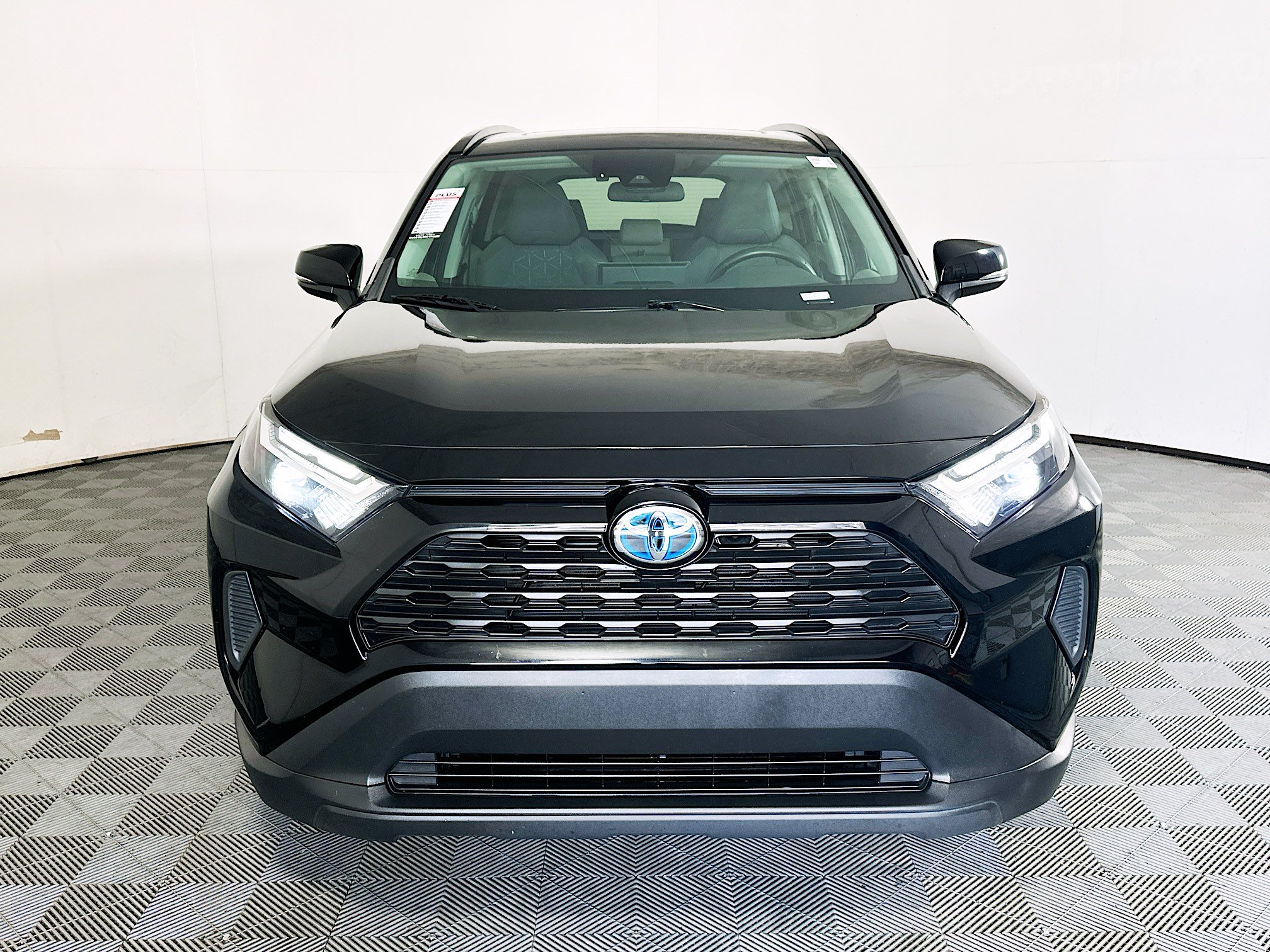 Used 2024 Toyota RAV4 XLE w/ Convenience Package AWD/4WD image 8