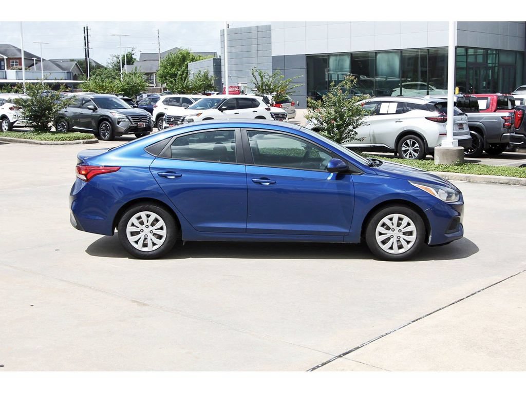 Used 2022 Hyundai Accent SE FWD image 6