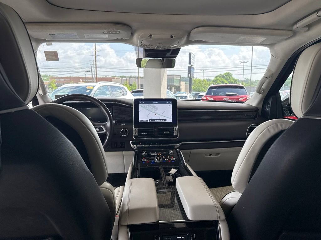Used 2020 Lincoln Navigator Black Label w/ Cargo Convenience Package AWD/4WD image 12