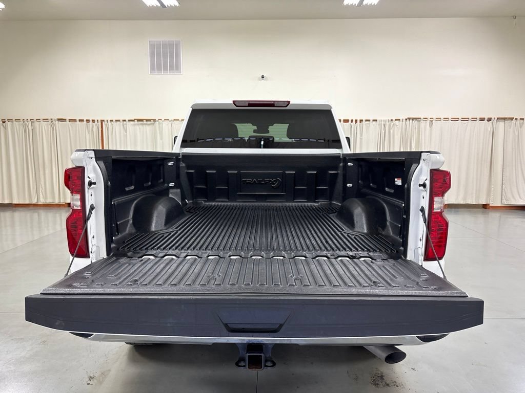 Used 2025 Chevrolet Silverado 2500 LT w/ Convenience Package AWD/4WD image 9