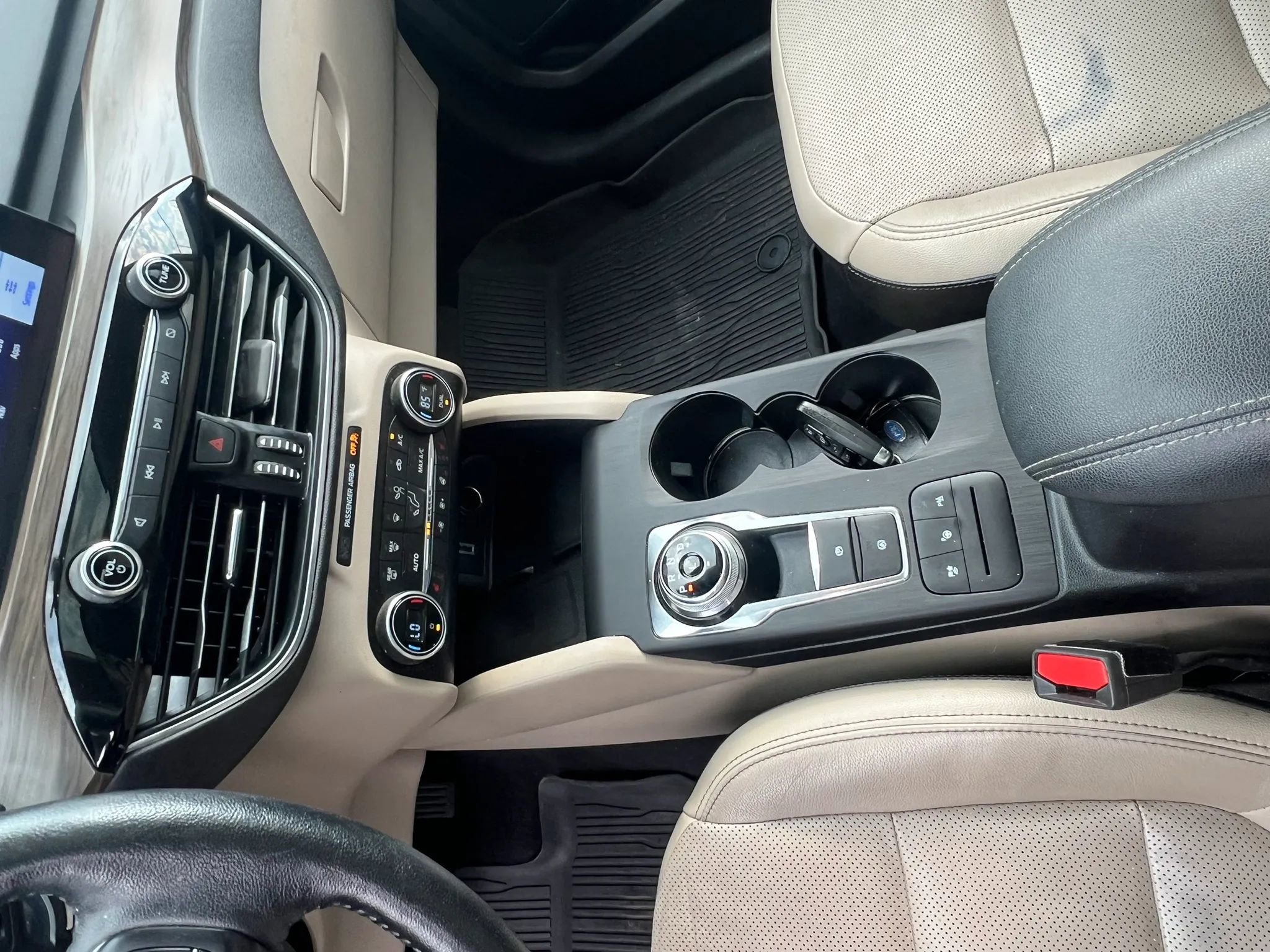 Used 2020 Ford Escape Titanium w/ Titanium Premium Package 2.0 image 26