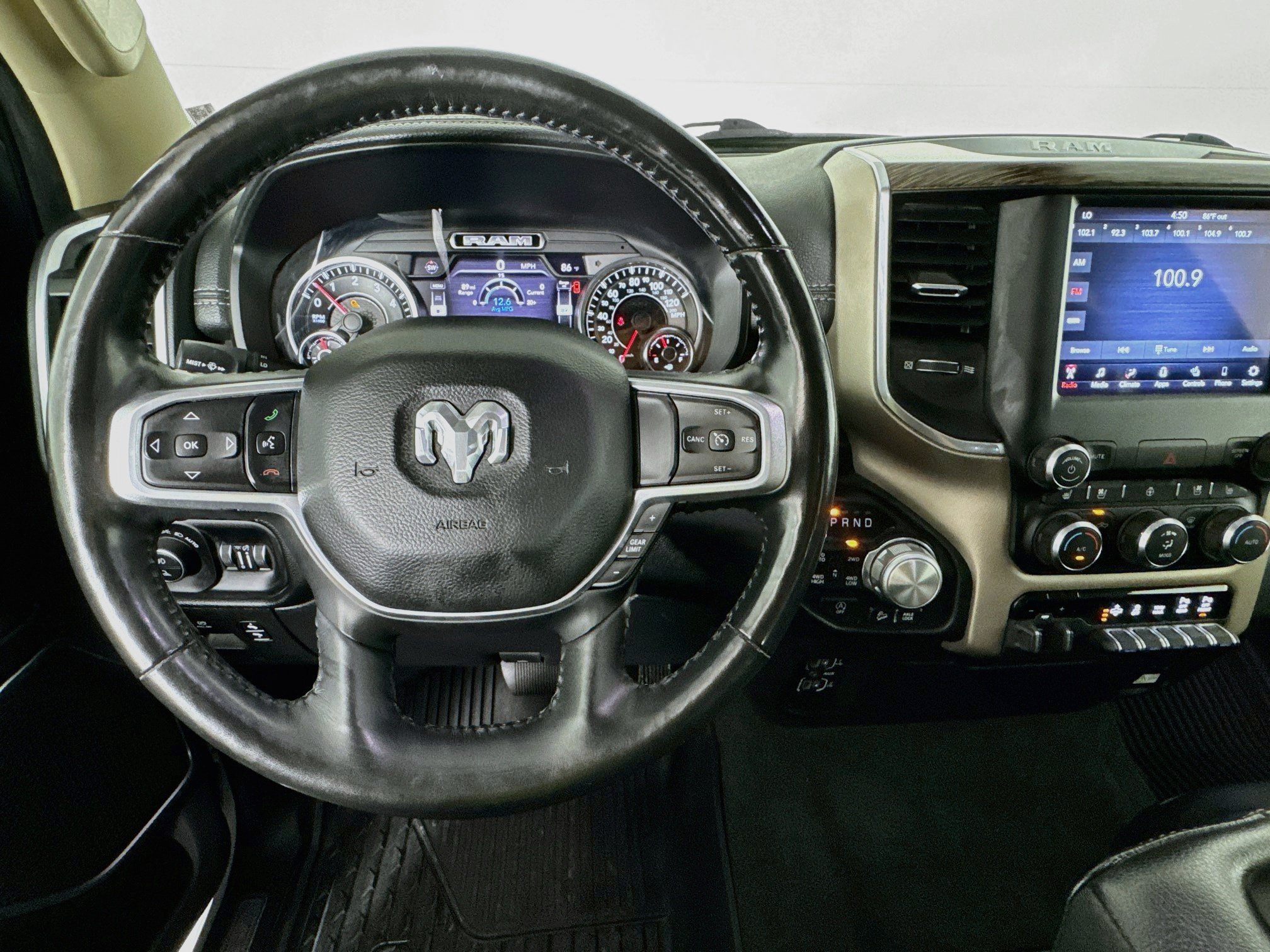 Used 2020 RAM 1500 Laramie AWD/4WD image 10