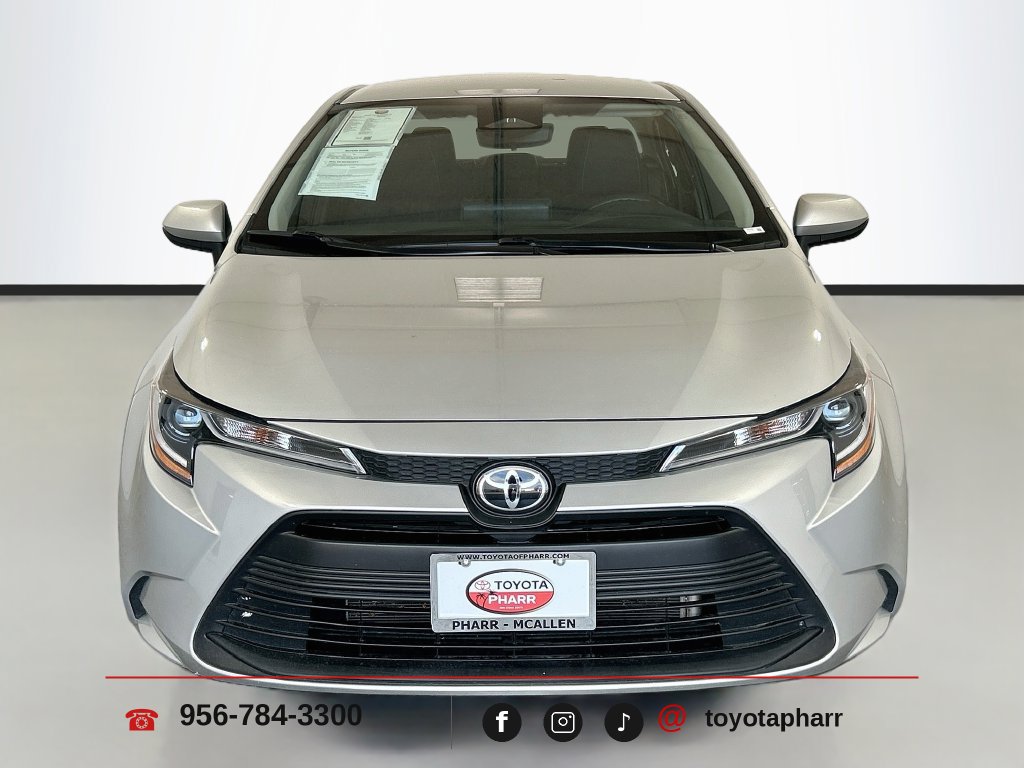 Used 2025 Toyota Corolla LE FWD image 2