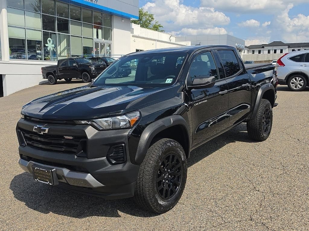 Used 2023 Chevrolet Colorado Trail Boss AWD/4WD image 8