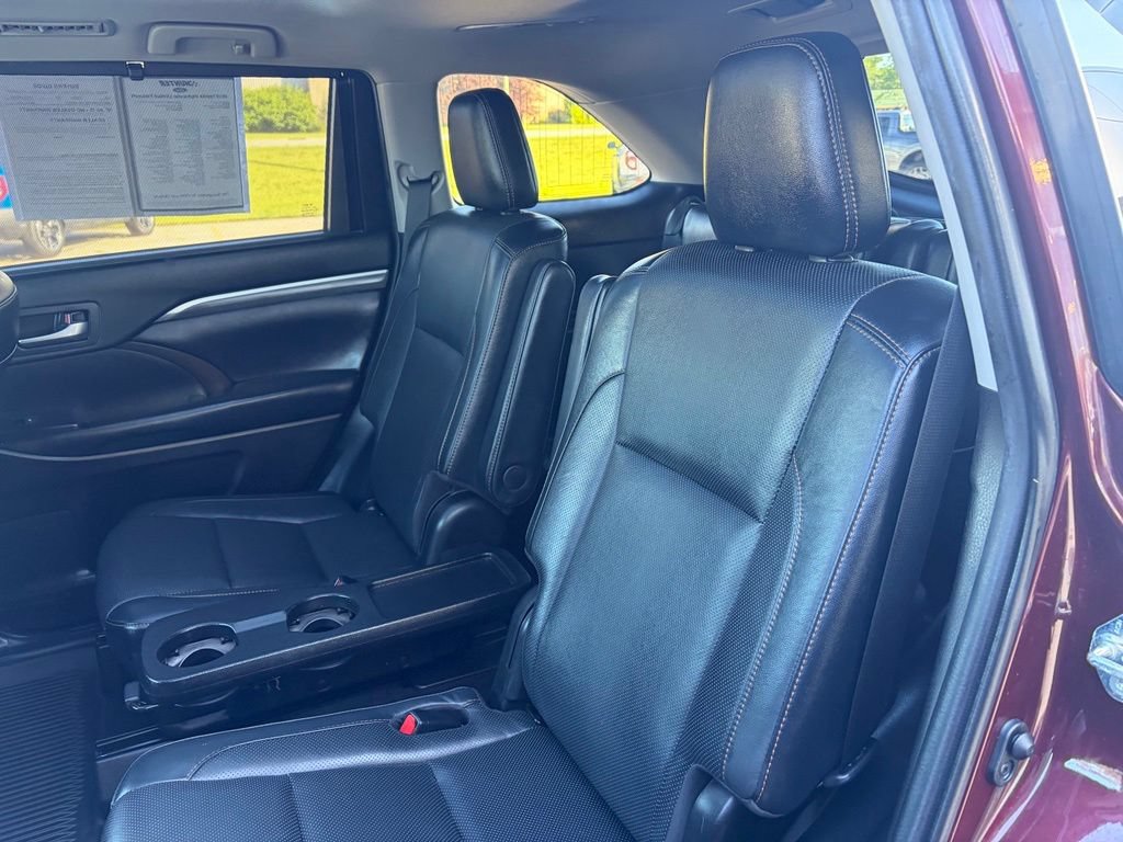 Used 2019 Toyota Highlander Limited Platinum AWD/4WD image 16