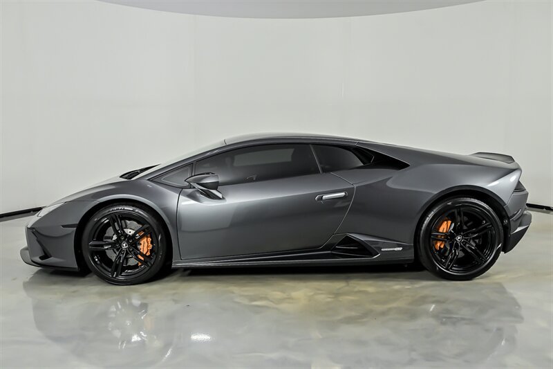 Used 2020 Lamborghini Huracan EVO RWD image 6