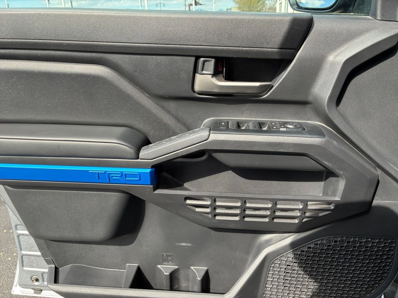 Used 2025 Toyota Tacoma TRD Off-Road image 18