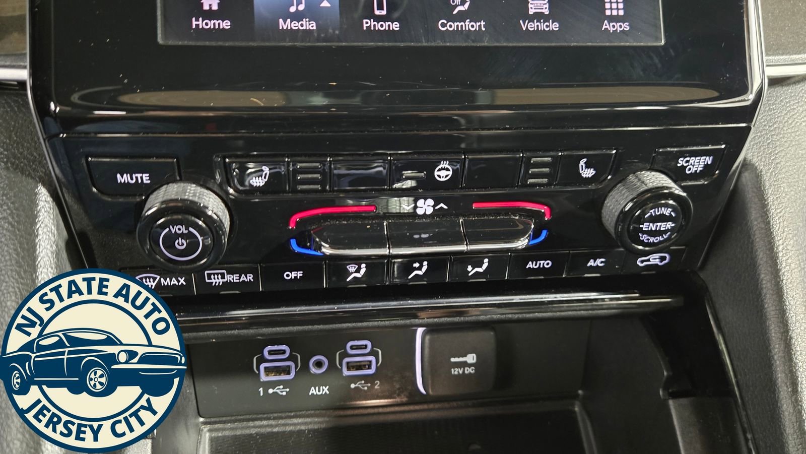 Used 2023 Jeep Grand Cherokee Altitude image 16