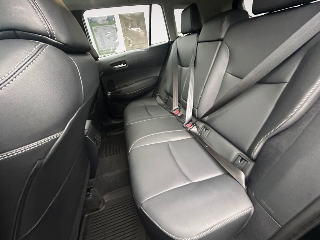 Used 2024 Toyota Corolla Cross XLE w/ Convenience Package image 11