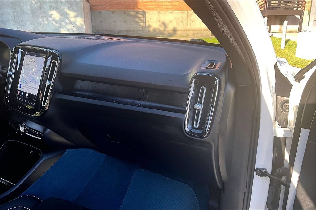 Certified 2023 Volvo C40 P8 Recharge Ultimate AWD/4WD image 21