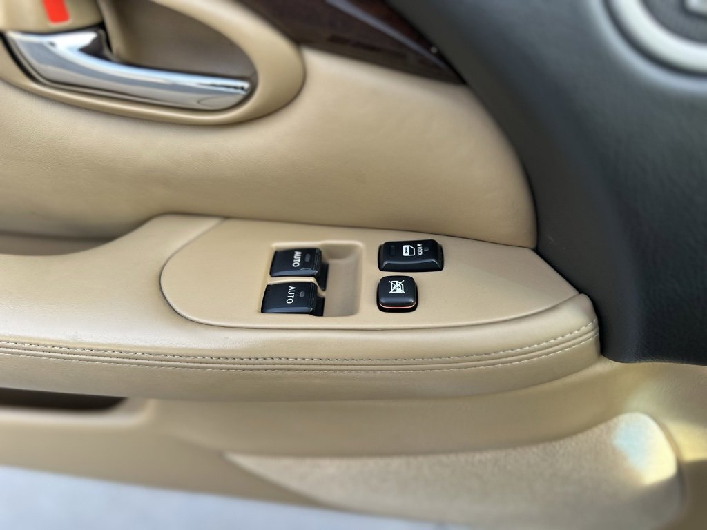 Used 2008 Lexus SC 430 Convertible image 30